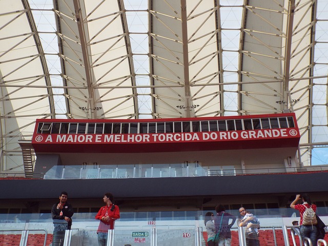 入历史性低 入历史性低